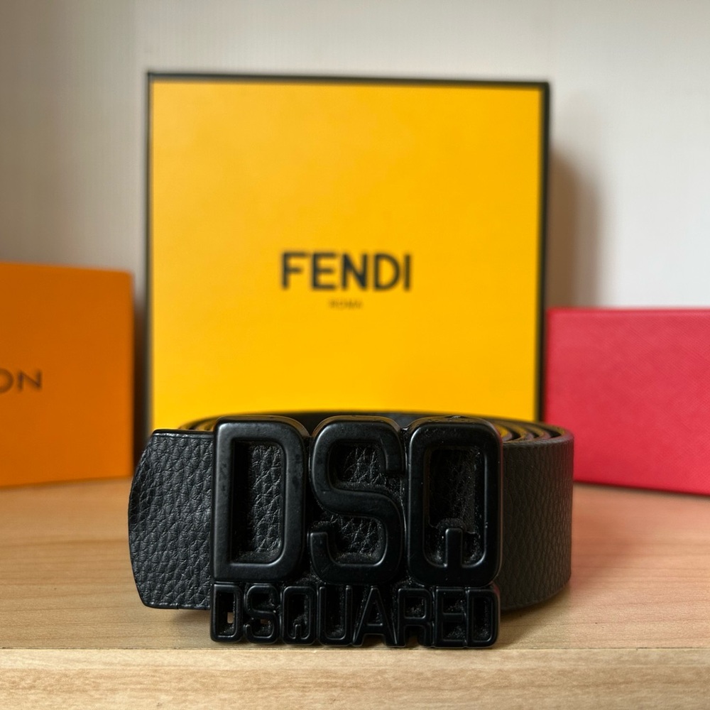 DSQUARED2 Black Leather Belt with DSQ Logo Buckle